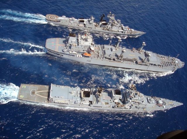 中國第三艘航空母艦下水，揭示強(qiáng)大國防新里程碑，中國第三艘航空母艦下水，國防實(shí)力再上新臺(tái)階