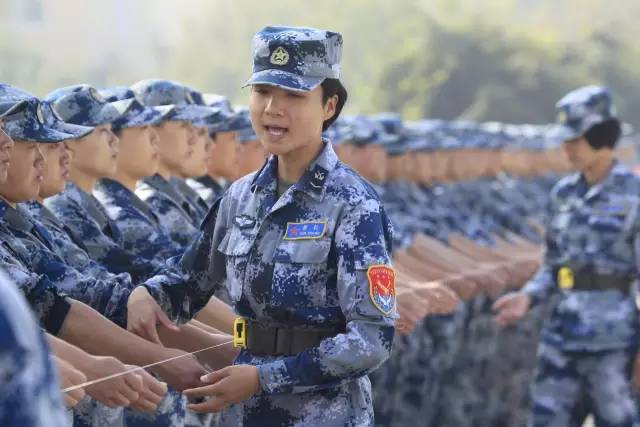 大學(xué)生女兵容易被錄取嗎？解析影響因素與機(jī)會平等，女大學(xué)生兵錄取機(jī)會解析，影響因素與平等權(quán)益探討