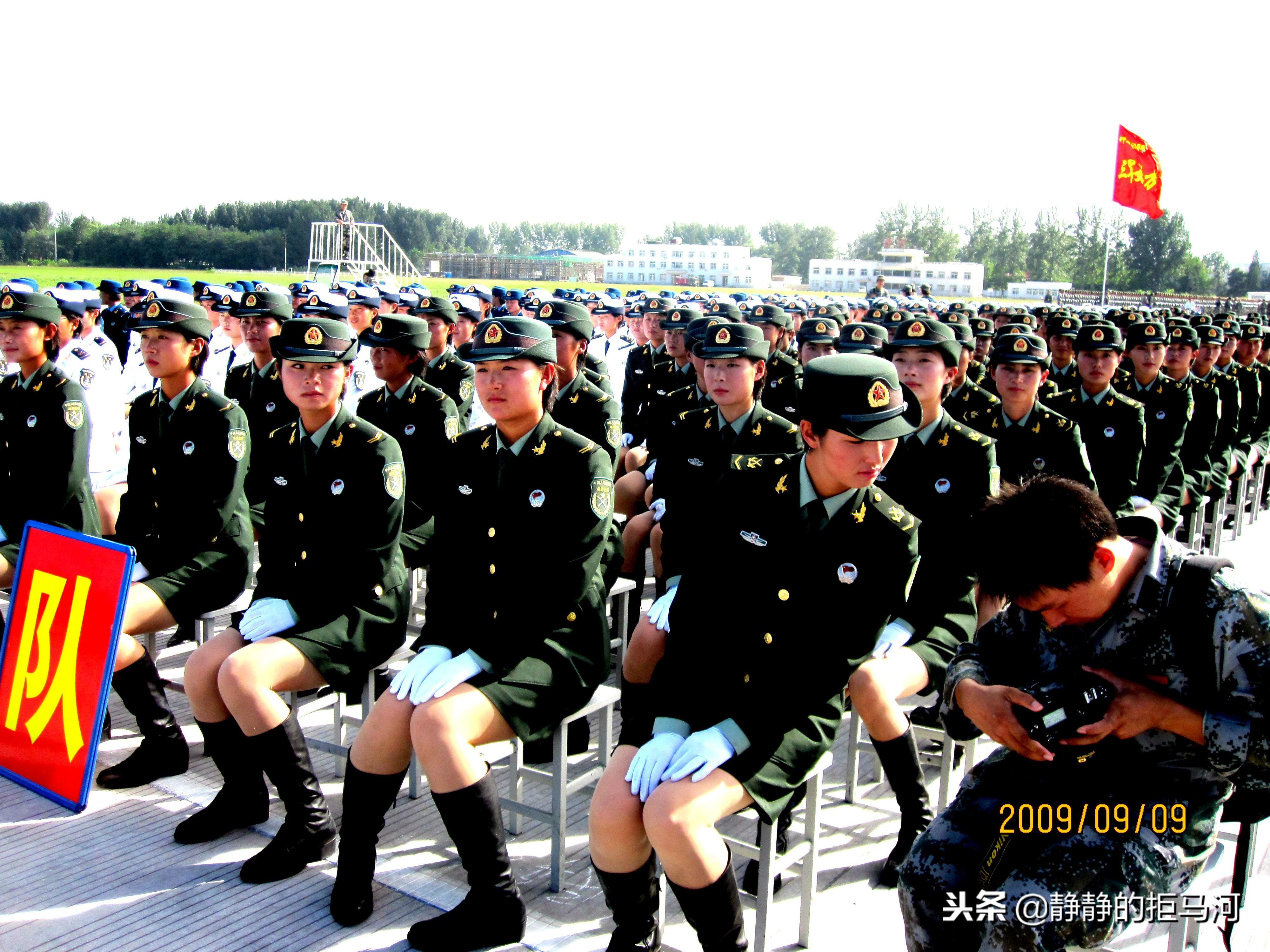 閱兵扭錯(cuò)頭的士兵怎么樣了？深入了解事件背后的故事，閱兵扭錯(cuò)頭的士兵后續(xù)如何？事件背后的故事揭秘