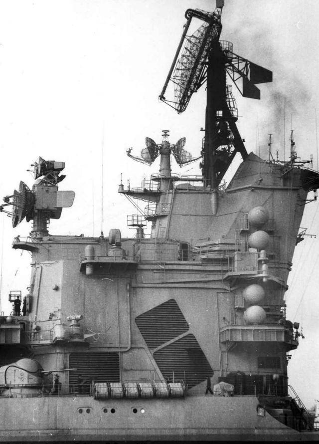 蘇聯(lián)65型巡洋艦，歷史與特點(diǎn)解析，蘇聯(lián)65型巡洋艦，歷史背景與特點(diǎn)深度解析
