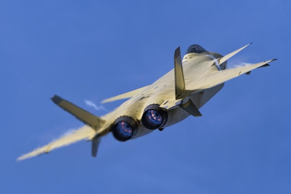 殲15戰(zhàn)斗機發(fā)動機，性能與優(yōu)勢分析，殲15戰(zhàn)斗機發(fā)動機性能與優(yōu)勢深度解析