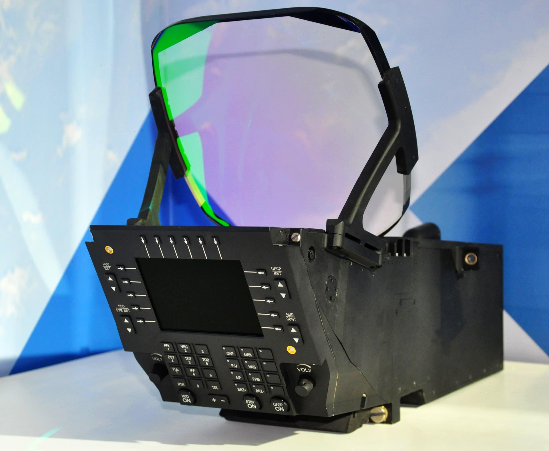 殲11B座艙，技術(shù)革新與智能化航空體驗，殲11B座艙，技術(shù)革新引領(lǐng)智能化航空新體驗