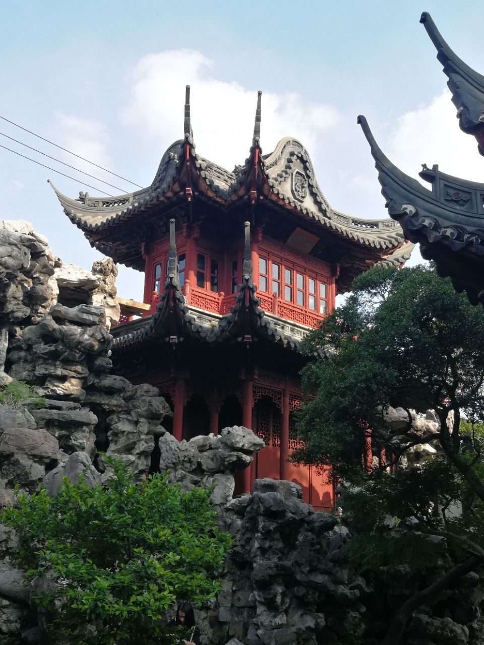 上海豫園值得一游嗎？深度解讀這個(gè)歷史悠久的園林景區(qū)，上海豫園，歷史悠久的園林景區(qū)深度解讀，值得一游嗎？