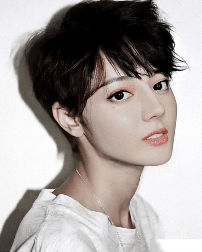 短發(fā)女明星照片，時尚潮流與個人魅力的完美融合，時尚潮流與個人魅力的展現(xiàn)，短發(fā)女明星照片集萃