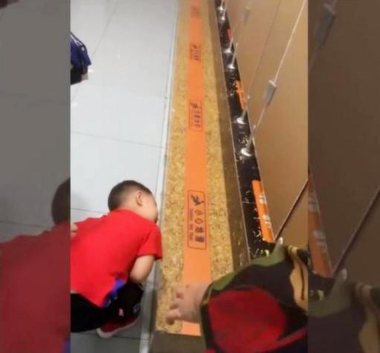 關(guān)于寶媽帶兒子進(jìn)女廁被罵的視頻播放引發(fā)的思考，寶媽帶兒子進(jìn)女廁被罵事件，透視家庭與公共空間的界限