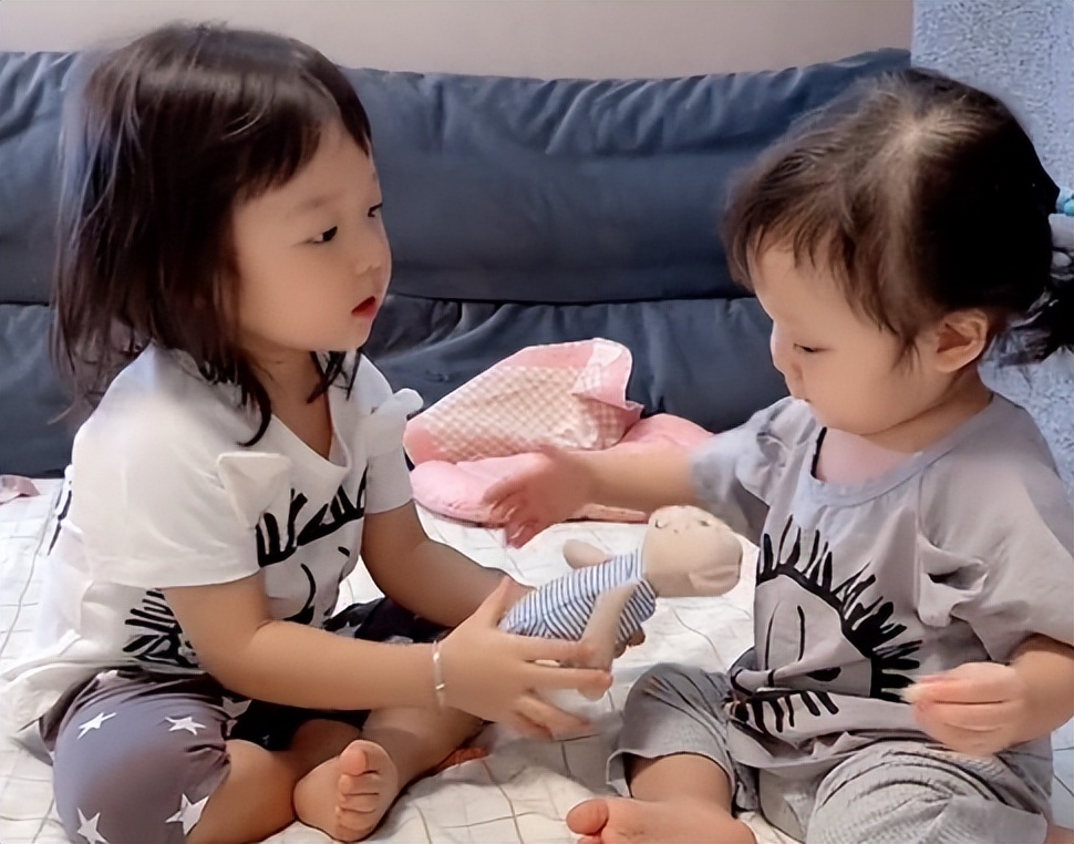 朱兩只吖秈秈個(gè)人資料，一位引人注目的個(gè)人簡(jiǎn)介，朱兩只吖秈秈的引人注目個(gè)人簡(jiǎn)介與資料