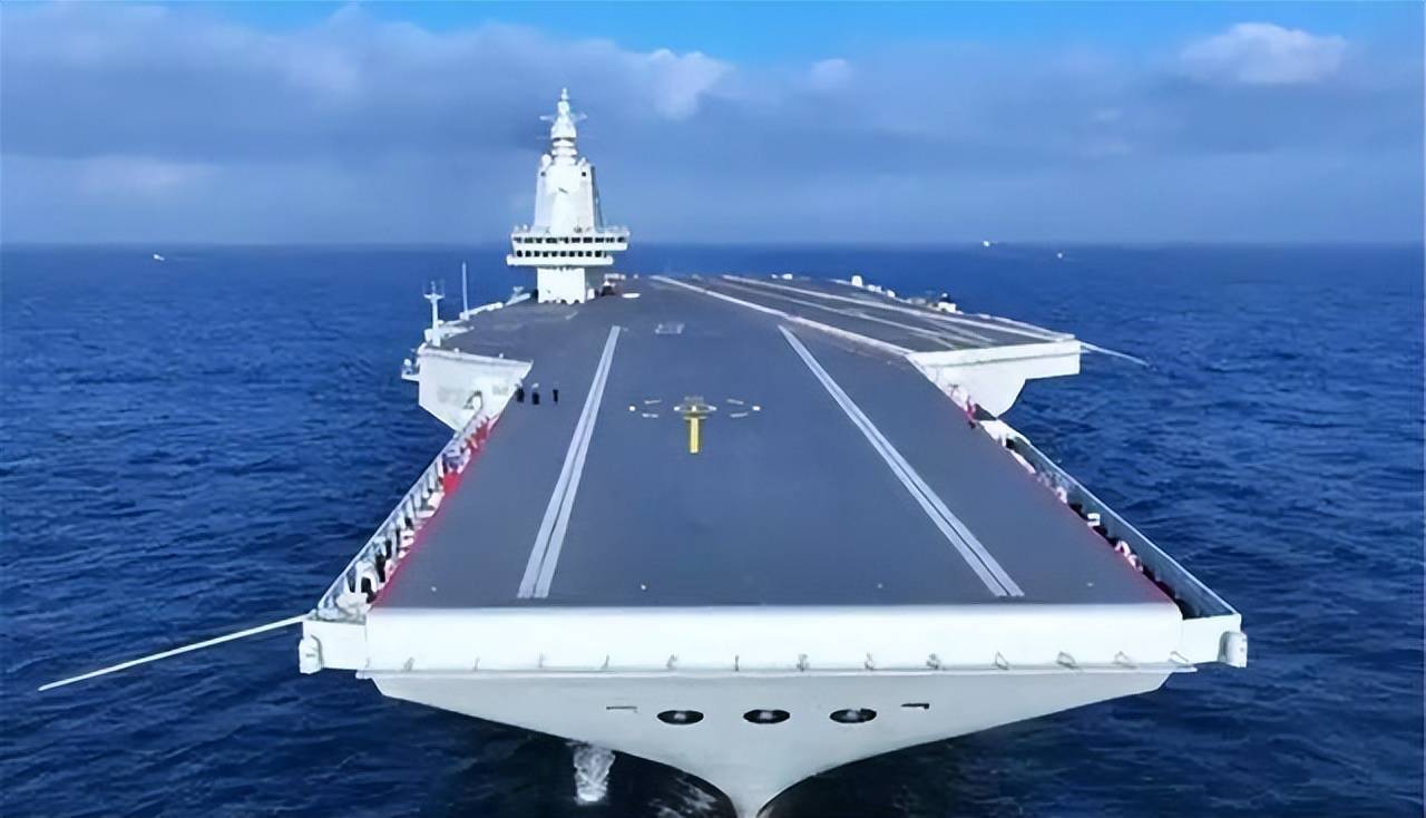 中國最強航母的名稱及其影響力探討，中國最強航母名稱揭秘，探討其影響力與意義