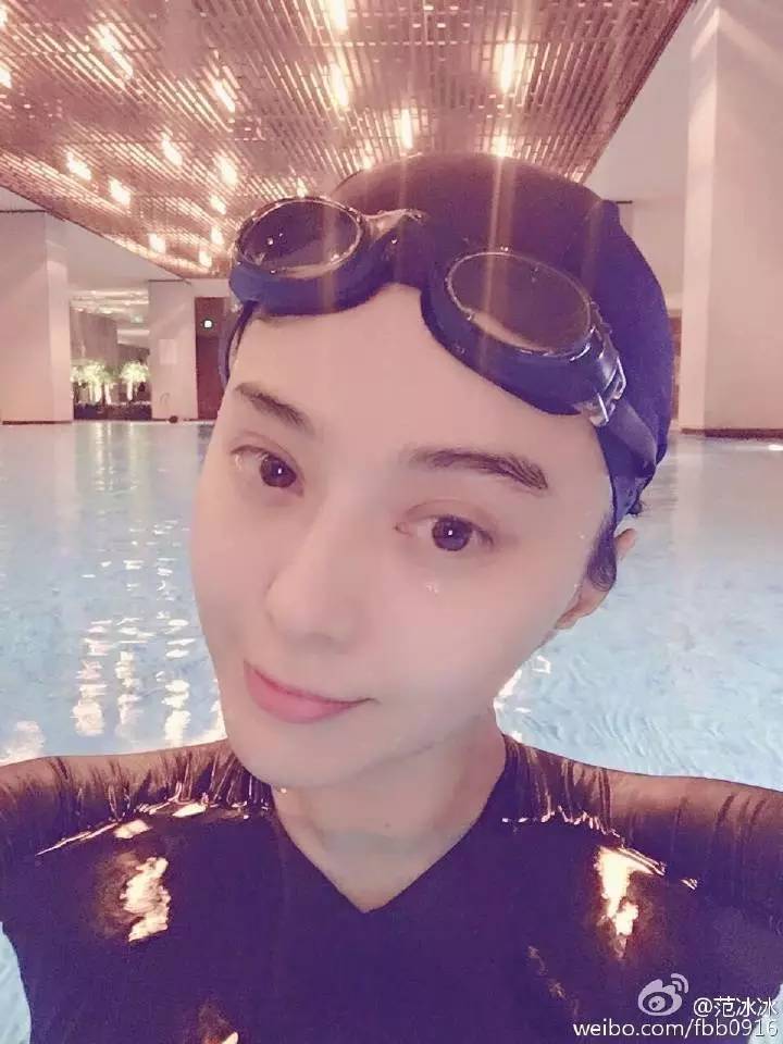 文二哥與十二位璀璨女明星的珍貴瞬間，照片與名字回顧，文二哥與十二位明星的璀璨瞬間，照片與名字回顧之旅