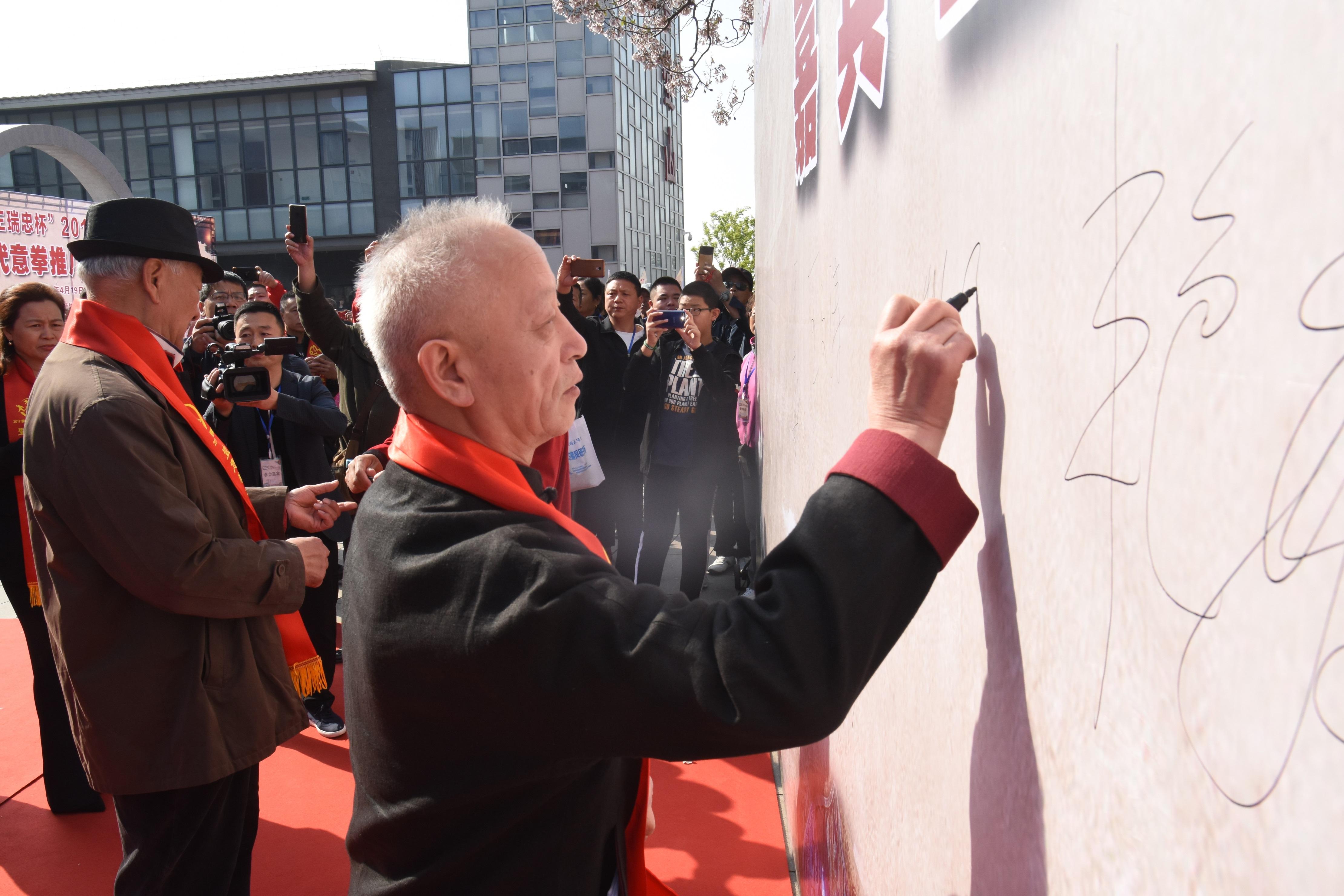 一碼一肖王中王論壇，探索與解析，一碼一肖王中王論壇，深度探索與解析