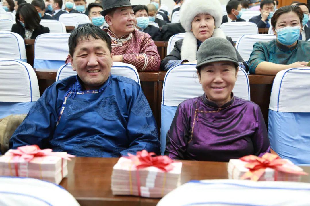 額濟(jì)納旅行社旅游報(bào)價(jià)詳解，額濟(jì)納旅行社旅游報(bào)價(jià)全面解析