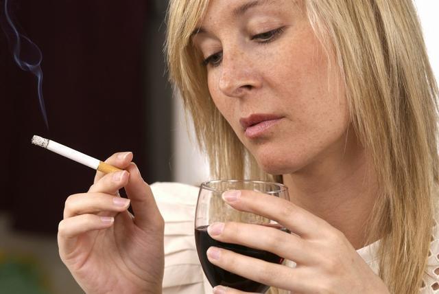 女性雌激素高的表現(xiàn)及其影響，女性雌激素高的癥狀與影響概述