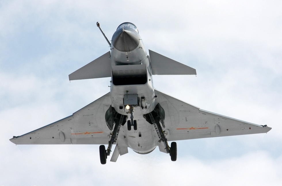 殲-10戰(zhàn)斗機(jī)圖片展示，探索中國空中力量的驕傲，殲-10戰(zhàn)斗機(jī)圖片展示，中國空中力量的榮耀與驕傲