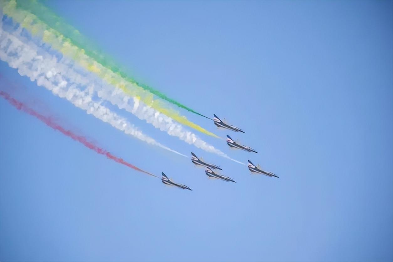 中國(guó)戰(zhàn)斗機(jī)殲-35，性能卓越的前沿戰(zhàn)斗力量，中國(guó)殲-35戰(zhàn)斗機(jī)，卓越性能的前沿戰(zhàn)斗力量