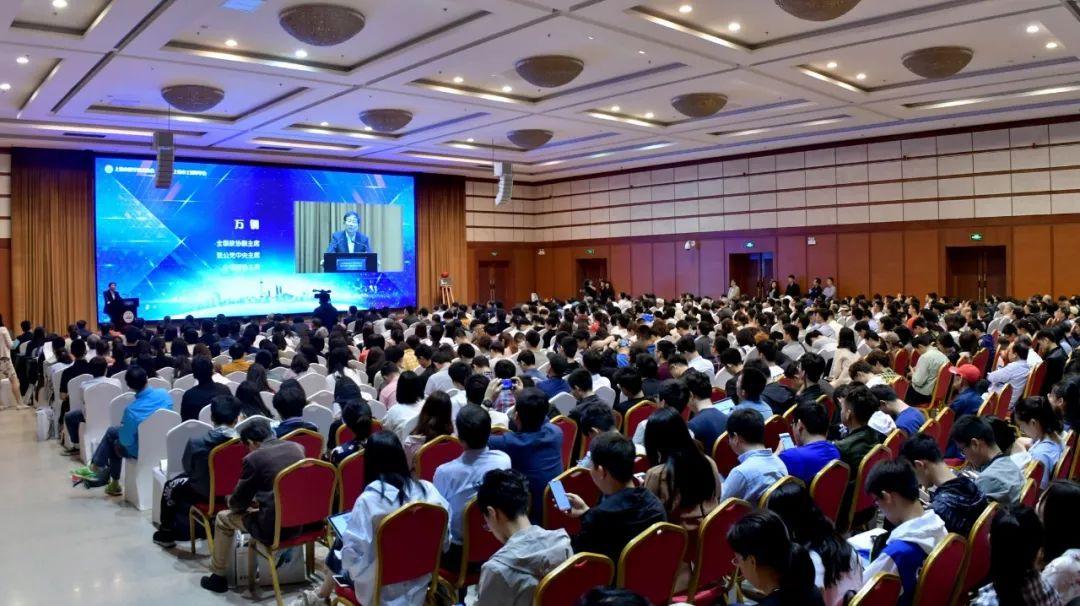 上海醫(yī)藥股票長期持有的價(jià)值與風(fēng)險(xiǎn)分析，上海醫(yī)藥股票長期持有的價(jià)值及風(fēng)險(xiǎn)解析