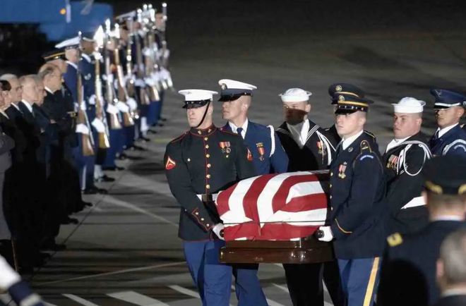 上將退休工資八十萬(wàn)，解析與探討，上將退休工資八十萬(wàn)，深度解析與探討